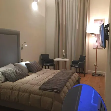 Bed and Breakfast Antico Corso Charme 4*