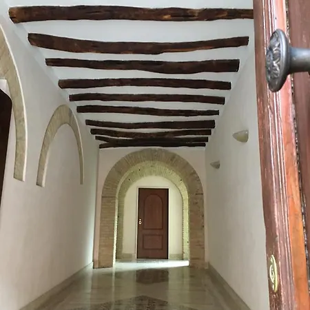 Antico Corso Charme Bed & Breakfast 4*